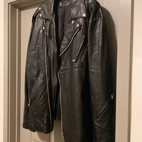 Rock n roll jacket!!! Look ready for your next outing to the rock show in this!! - Picture 2 of 4